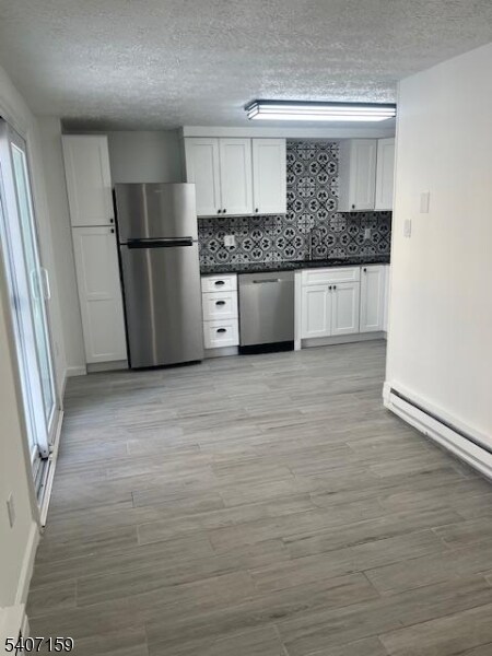 Building Photo - 81 N Day St