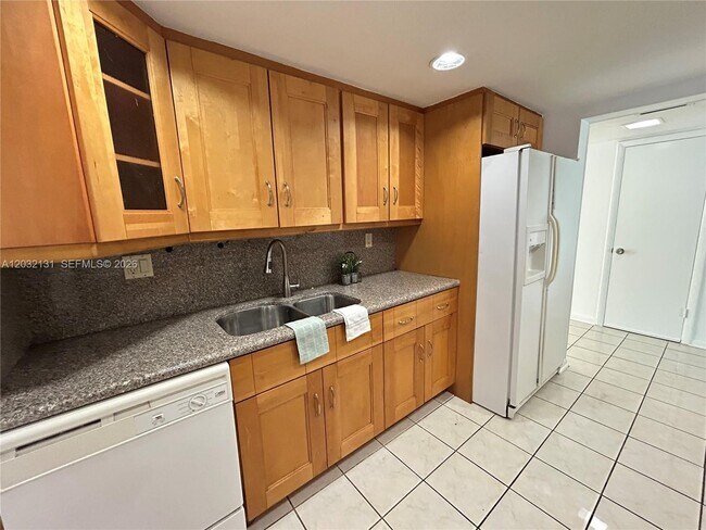 Building Photo - 9780 SW 92nd Terrace