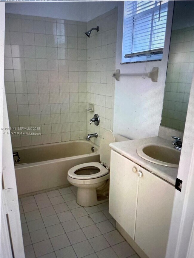 Building Photo - 4932 SW 140th Terrace