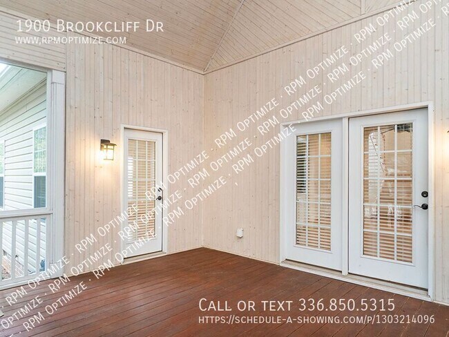 Building Photo - 1900 Brookcliff Dr