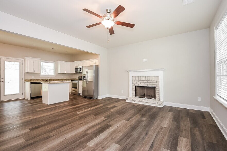 Building Photo - 77 Rosemont Ct