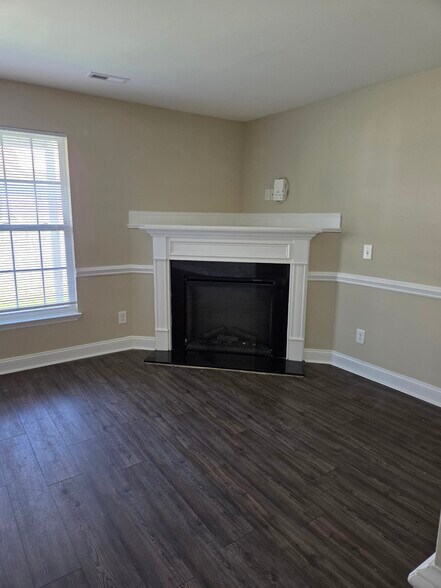 Living Room - 500 Hillshade Ct
