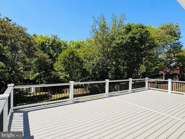 Building Photo - 5 Averil Ct