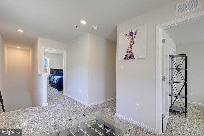 Building Photo - 134 Charming Frst Ave