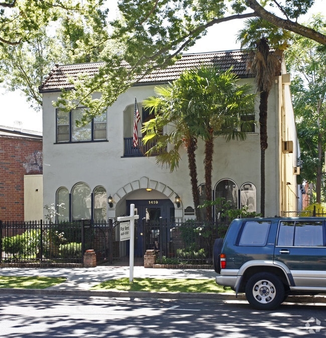 Building Photo - Abbey Apartments