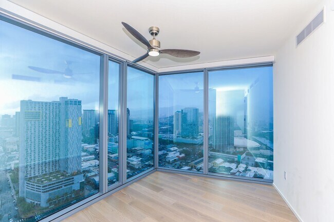 Building Photo - KOULA 2b2b1pkg Ready to Move In!