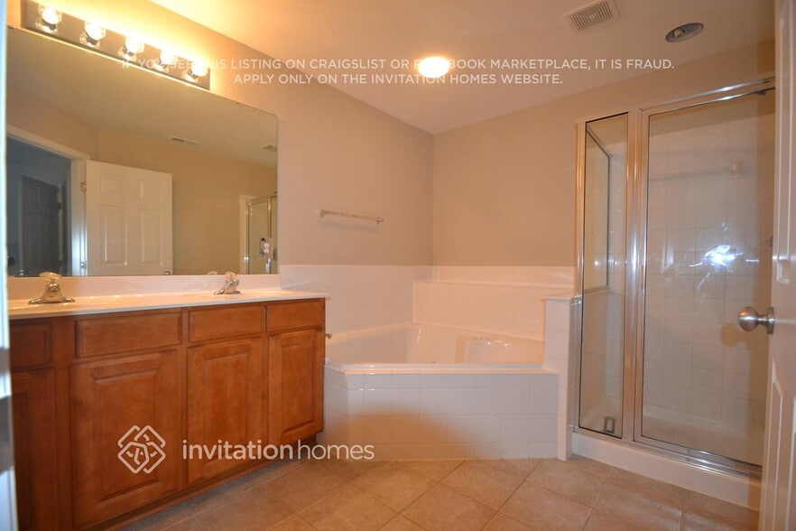 Building Photo - 14535 Greenpoint Ln