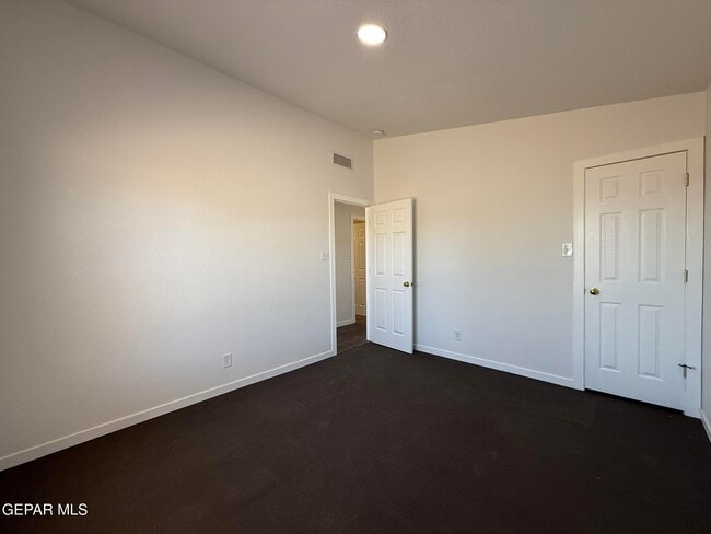 Building Photo - 1217 Iguana Pl