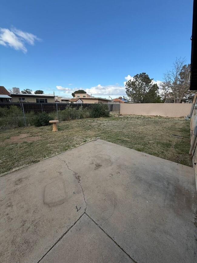 Building Photo - 749 Steppe Pl