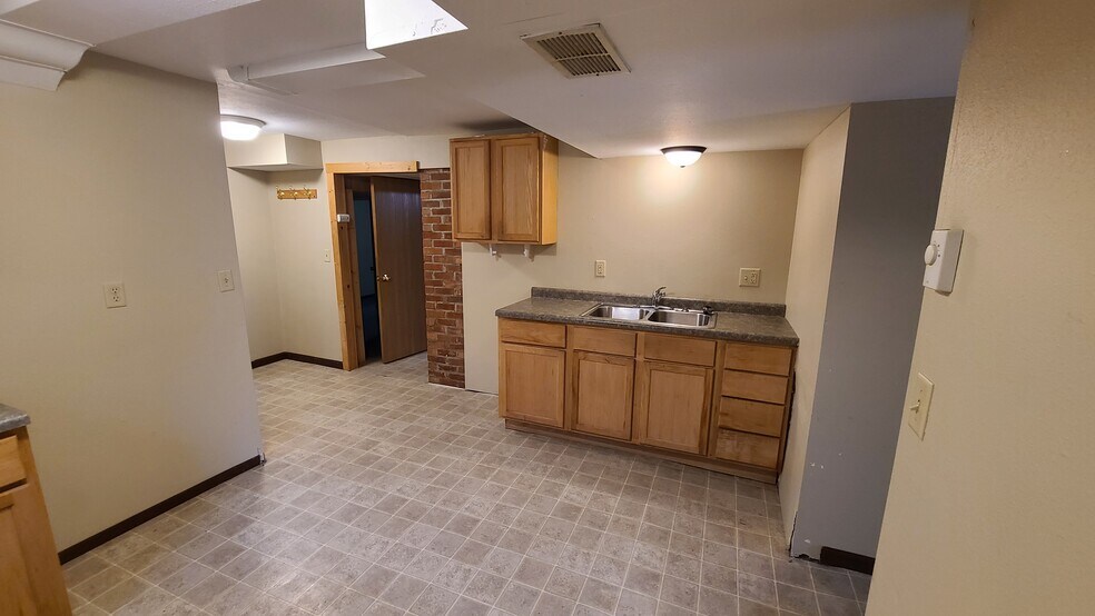 Building Photo - 1326 11th St N