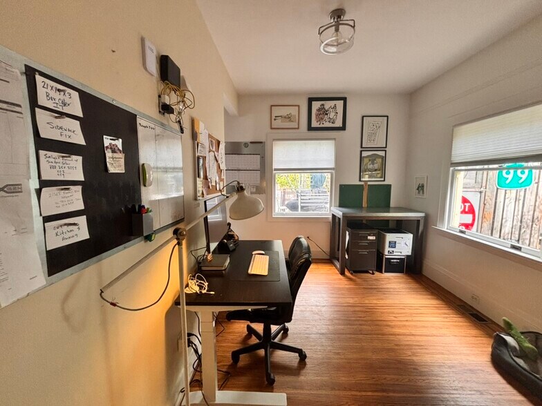 Building Photo - 238 Mather St