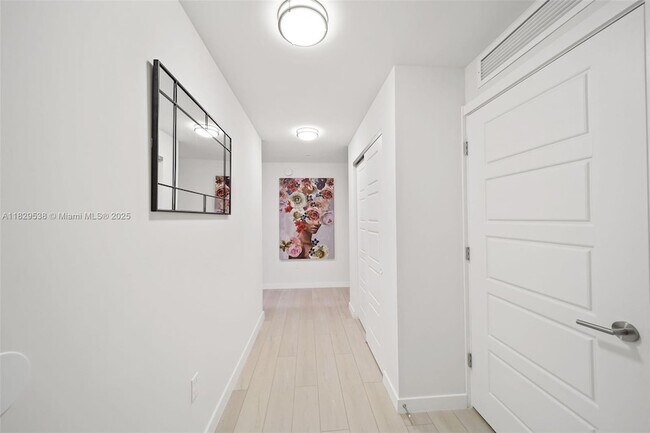 Building Photo - 555 NE 8th St