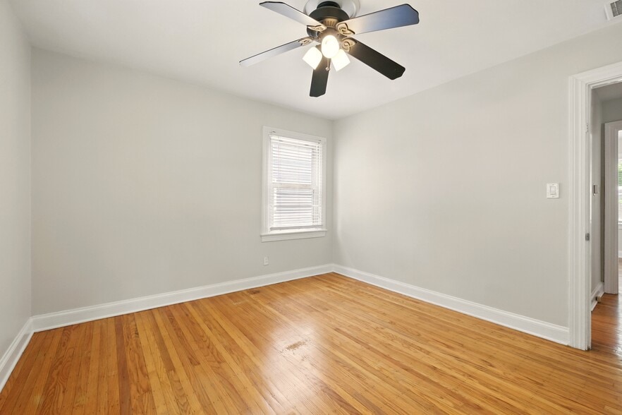 Building Photo - 421 Marquette Dr
