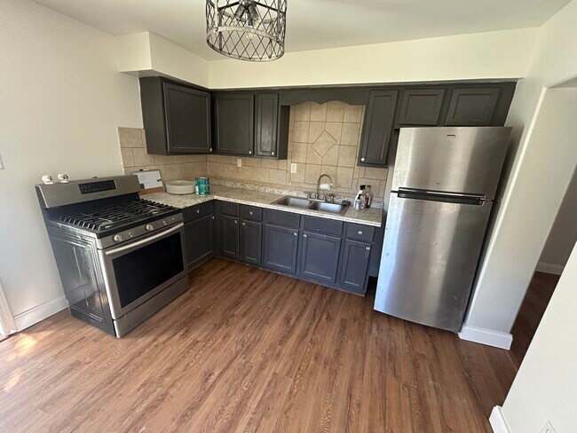 Building Photo - 1925 S State St