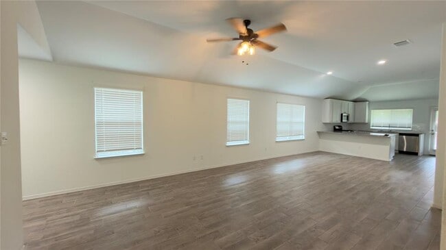Building Photo - 128 Riverhill Dr