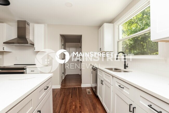 Building Photo - 3 Bedroom Pet-Friendly Home in NASHVILLE, TN with Main Street Renewal
