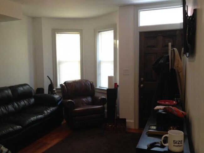 Building Photo - 16 Warwick St