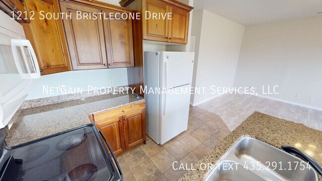 Building Photo - 1212 Bristlecone Dr