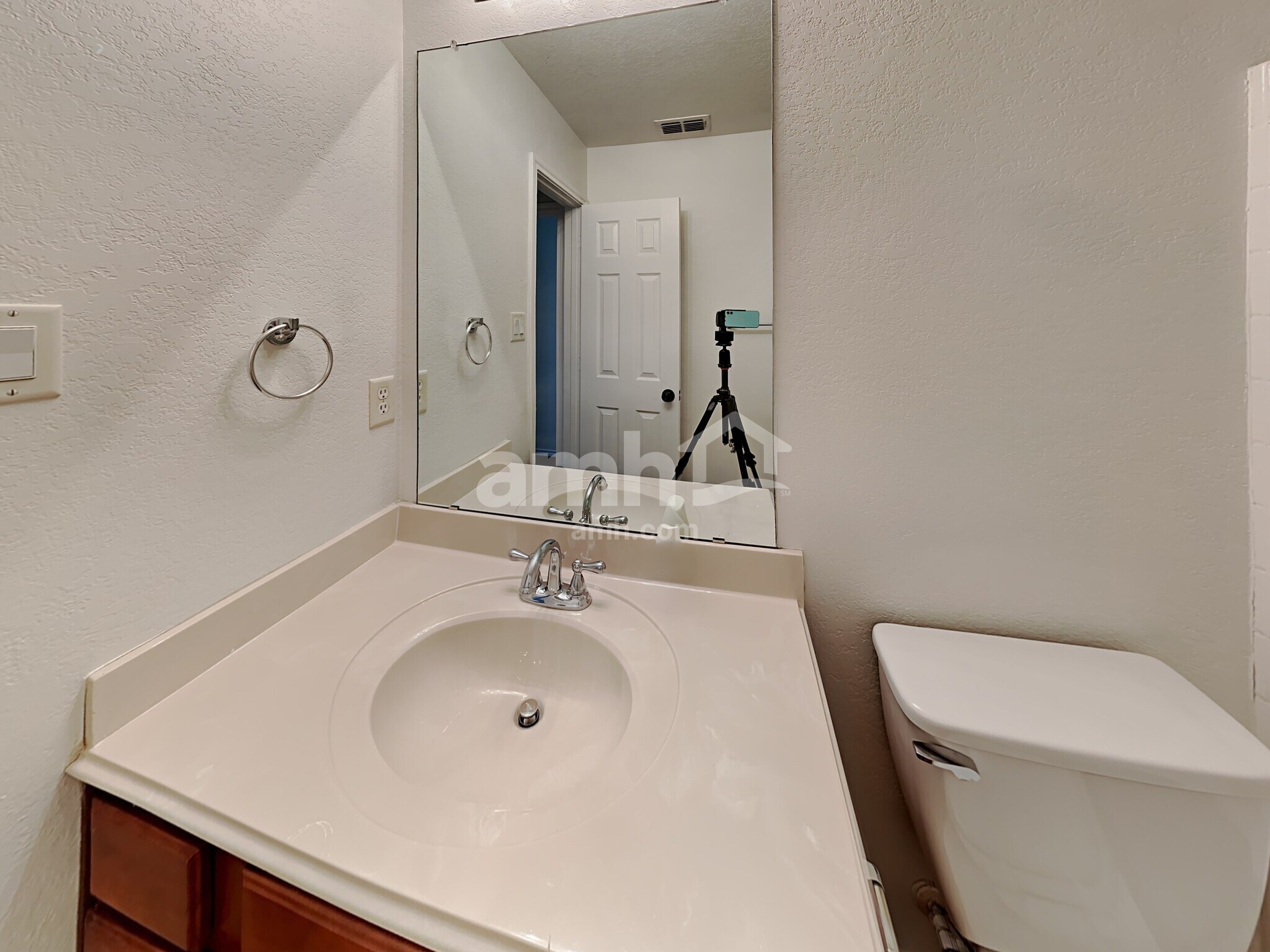 Building Photo - 6928 Denver City Dr