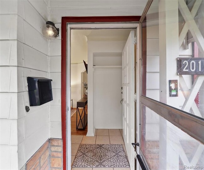 Building Photo - 2017 Harding Ave