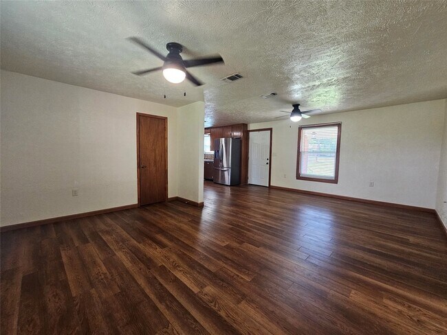 Building Photo - 2901 Ranger Hwy