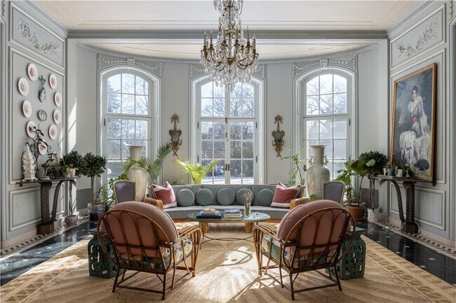 Building Photo - 115 Narragansett Ave