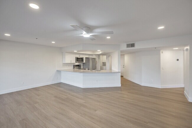 Building Photo - Biltmore Area Condo with Camelback Mountain View!