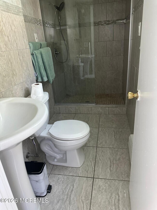 Building Photo - 507 Elizabeth St