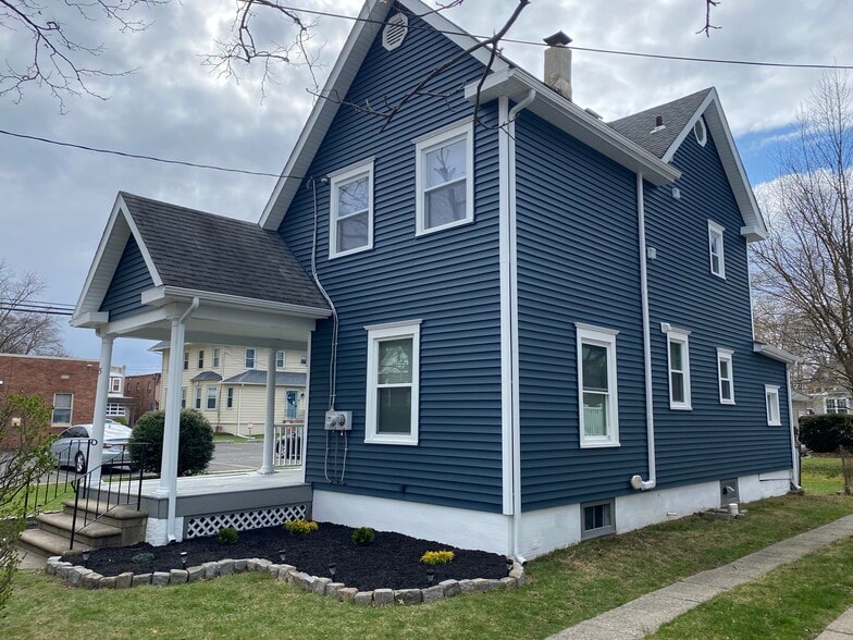 Primary Photo - 15 Harvard Ave