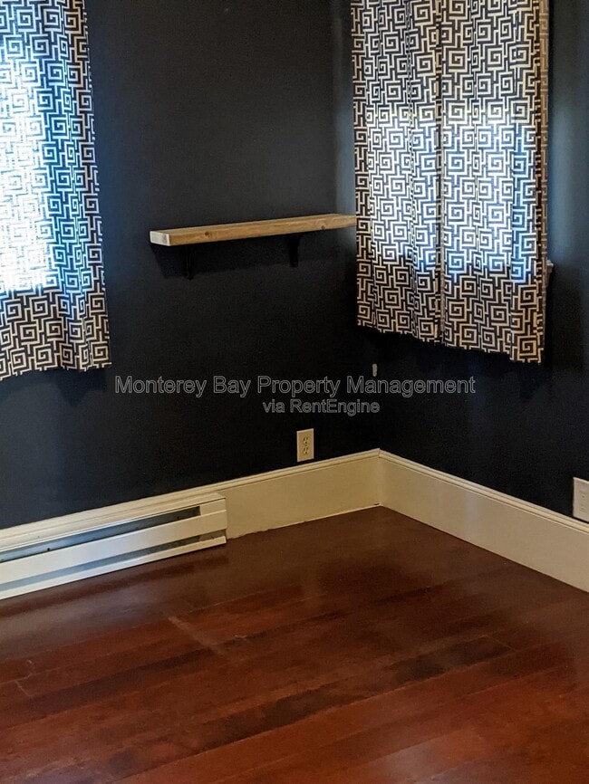 Building Photo - 515 Dickman Ave