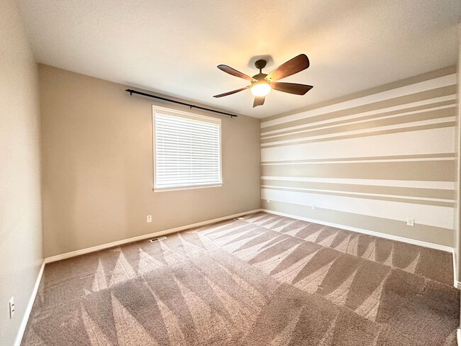 Building Photo - Beautiful Executive Daybreak Home Available!