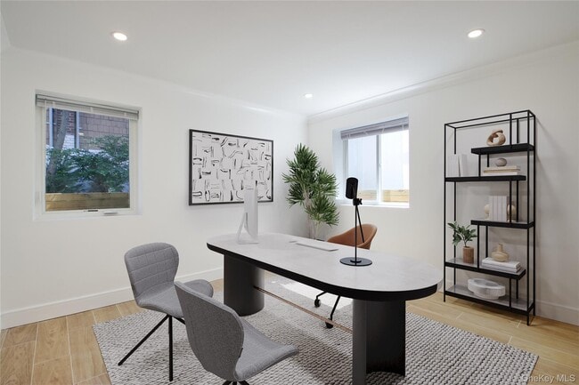 Building Photo - 46 Linwood Rd S