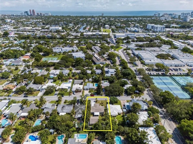 Building Photo - 1415 NE 17th Terrace