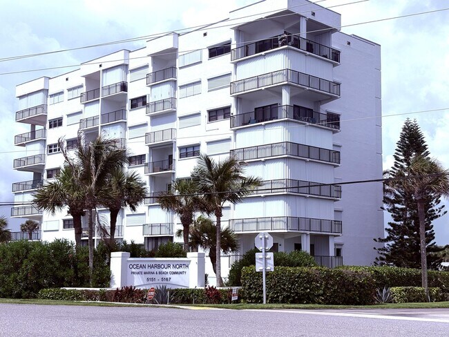 Building Photo - 5151 N Hwy A1A