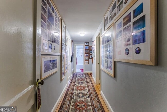 Building Photo - 1280 Stillwood Dr NE