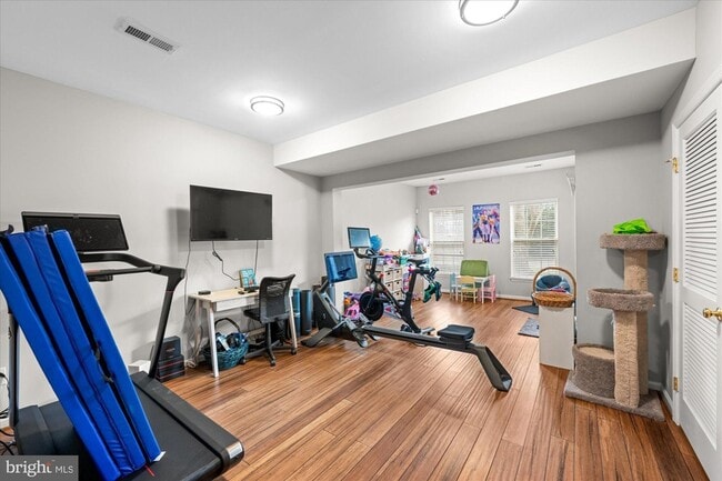 Building Photo - 5076 Grimm Dr