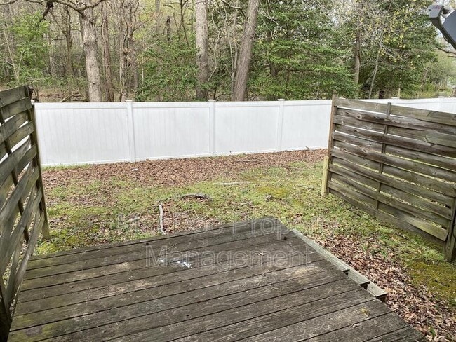 Building Photo - 5230 King's Wood Ln