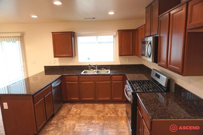 Building Photo - Beautiful Home Located in the Southeast!