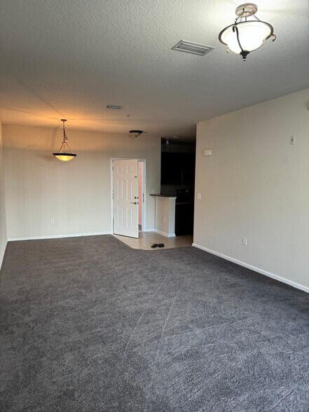 Building Photo - 4917 Key Lime Dr