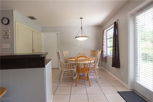 Building Photo - 77 Cardinal Dr