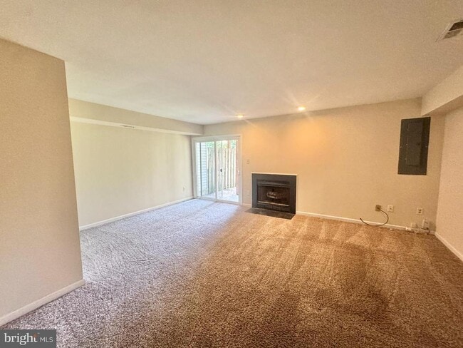 Building Photo - 704 Stafford Glen Ct
