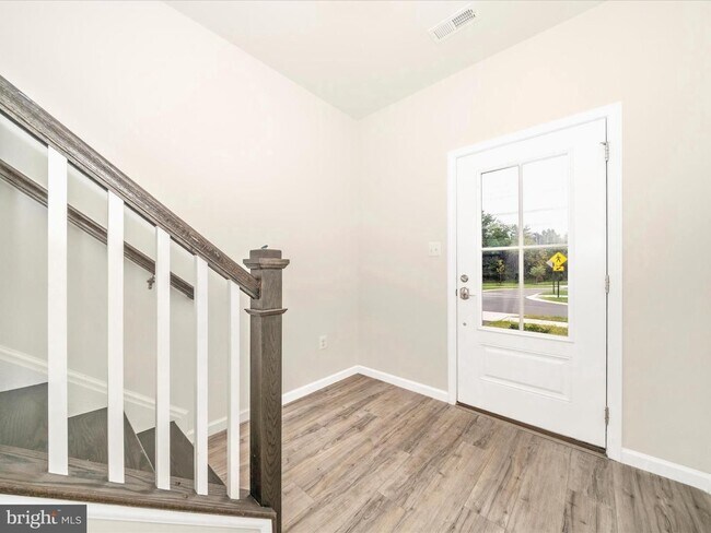 Building Photo - THREE LEVEL TOWN HOUSE IN KELLERTON