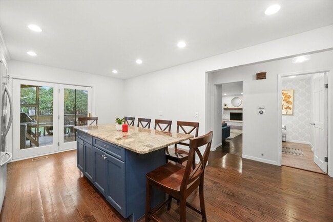 Building Photo - 5238 Pratt Ave