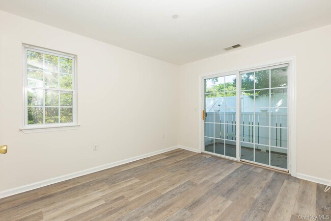 Building Photo - 105 Flurry Ln