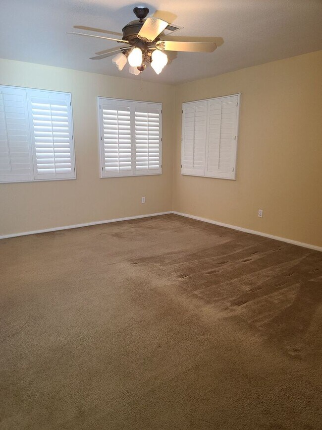 Building Photo - SUMMERLIN