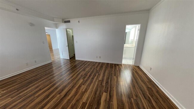 Building Photo - 3001 S Ocean Dr