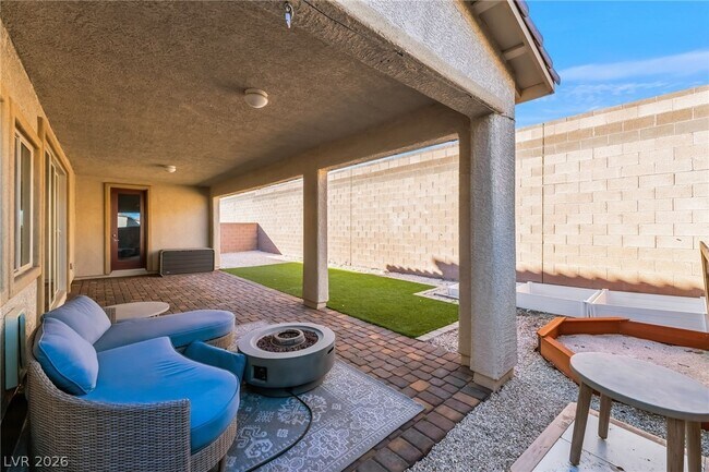 Building Photo - 454 Lost Horizon Ave