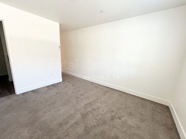 Building Photo - 440 Olive Way