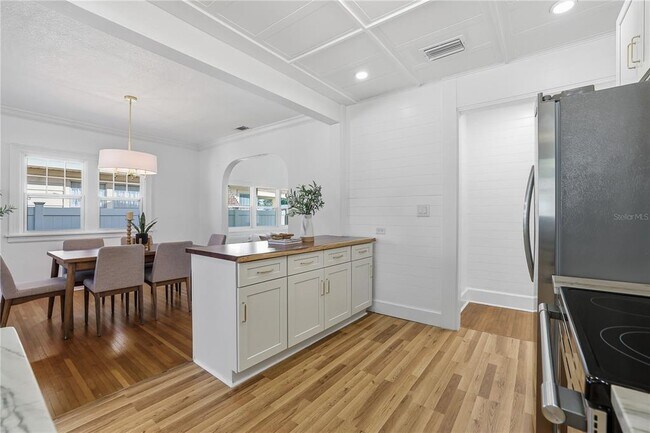 Building Photo - 918 45th St N