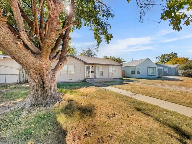 Building Photo - 3815 32nd St